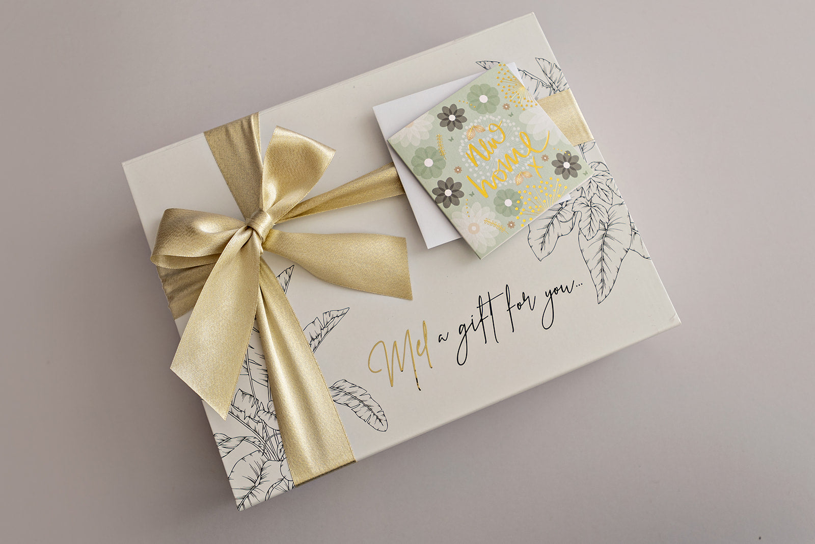 Personalised Palm Gift Box (inc name, ribbon, wood wool filling + FREE Gift Tag)