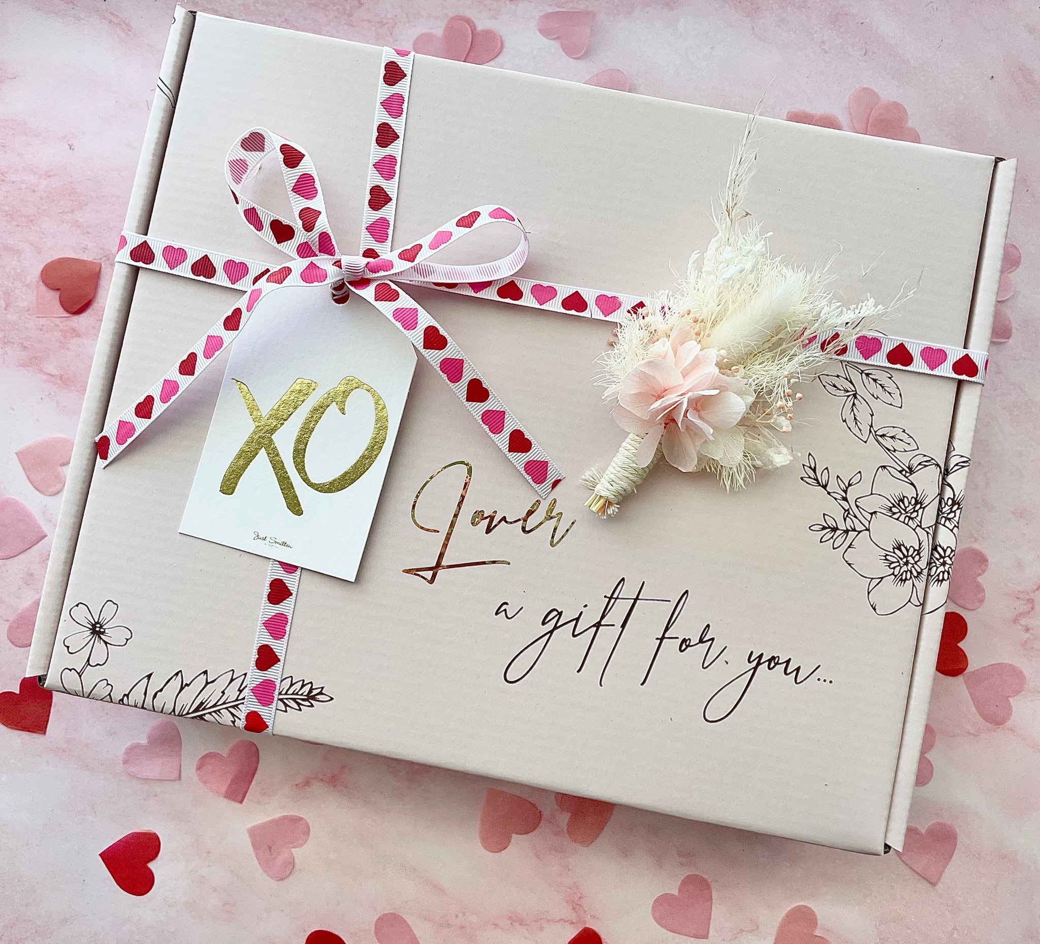 *Limited Edition* Valentine's Day Personalised Gift Box (inc name, ribbon, wood wool filling + FREE Gift Tag)
