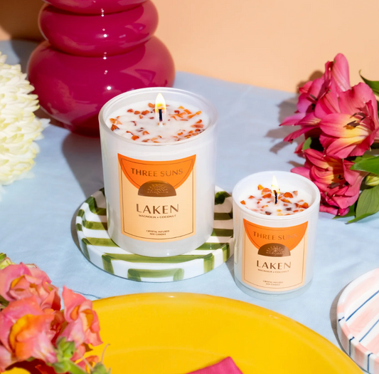 Crystal Candle of POSITIVITY *MAGNOLIA + COCONUT with white quartz*